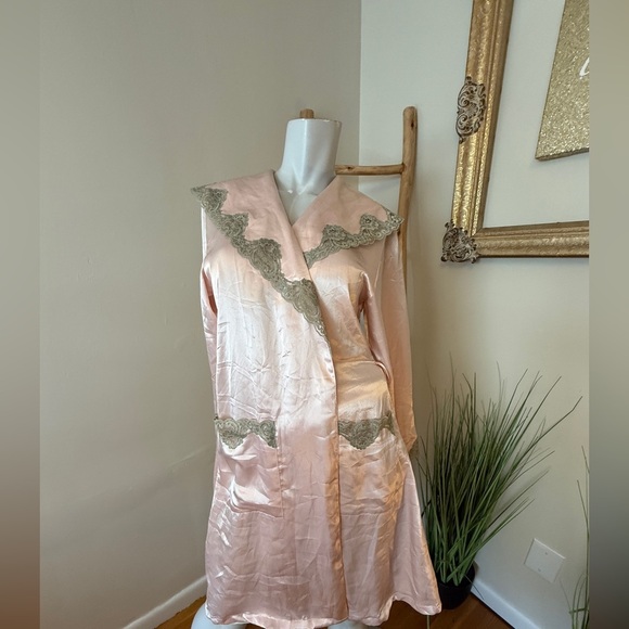 Victoria’s Secret 2nd Skin Liquid Satin Regency Robe Chantilly Lace Rare PS VTG - Picture 2 of 11